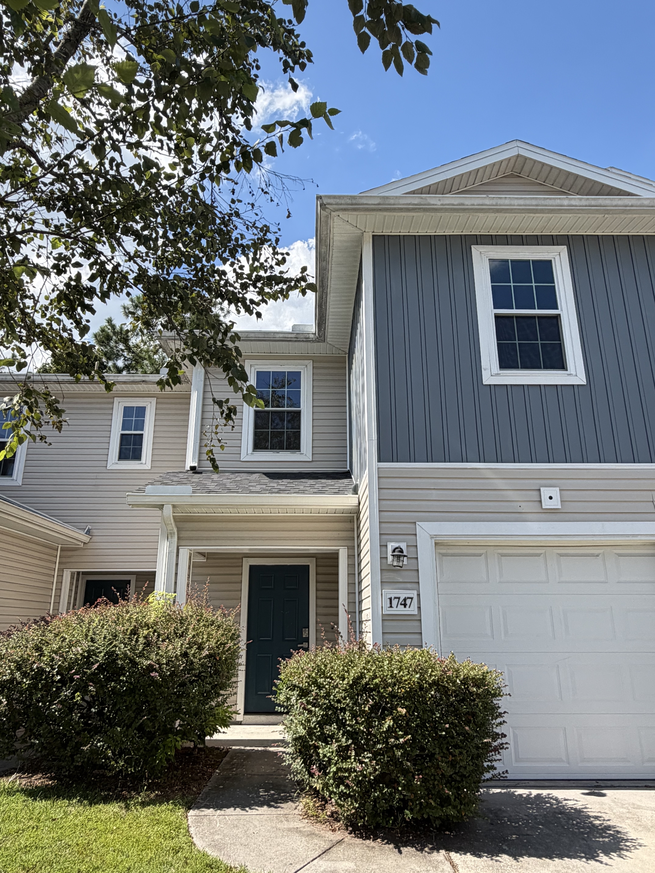 1747 Biscayne Bay Circle